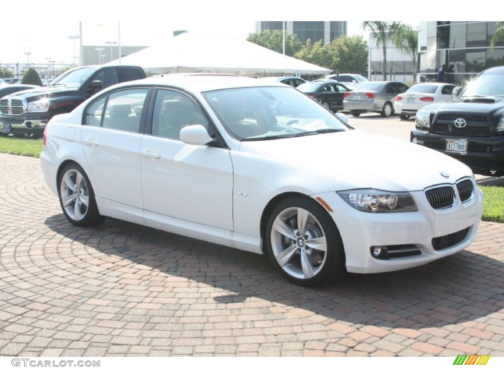 2011 3 Series 335i Sedan - Alpine White / Beige Dakota Leather photo #4