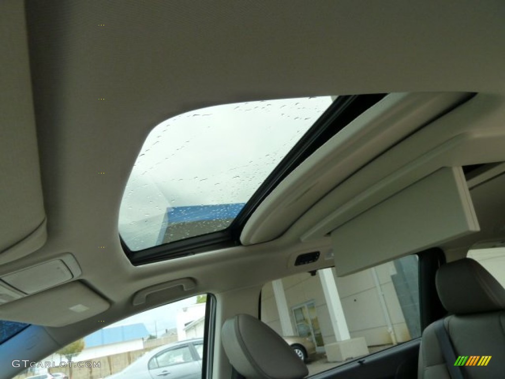 2012 Honda Odyssey Touring Elite Sunroof Photo #54763016