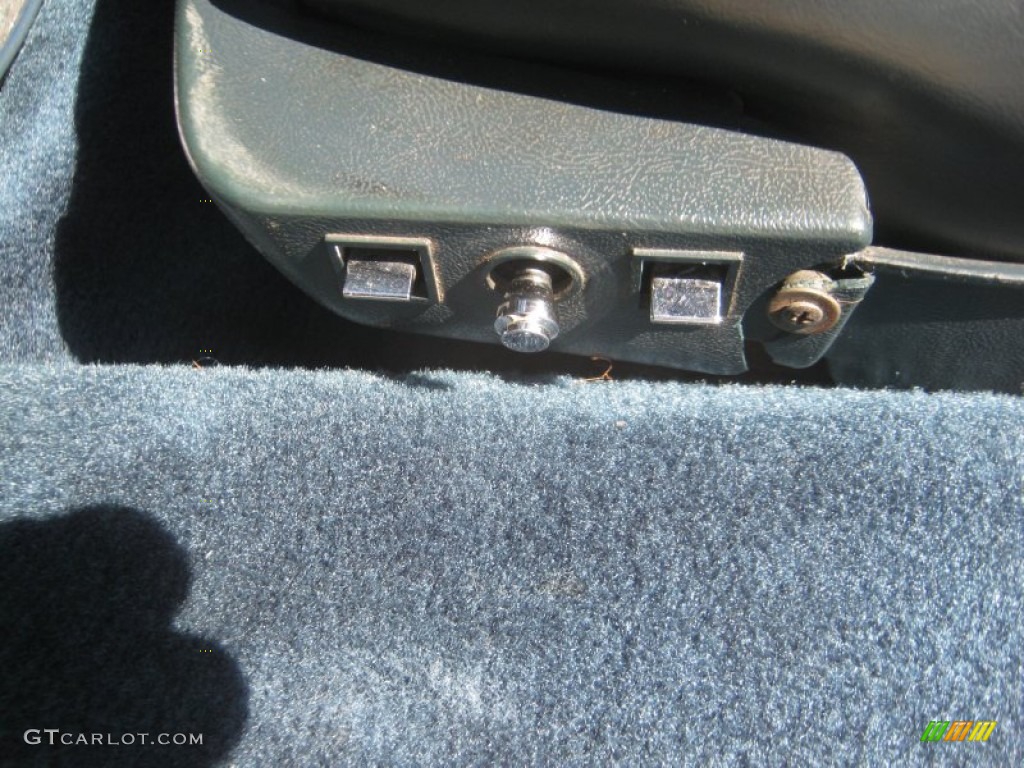 1982 Chevrolet Corvette Coupe Controls Photos