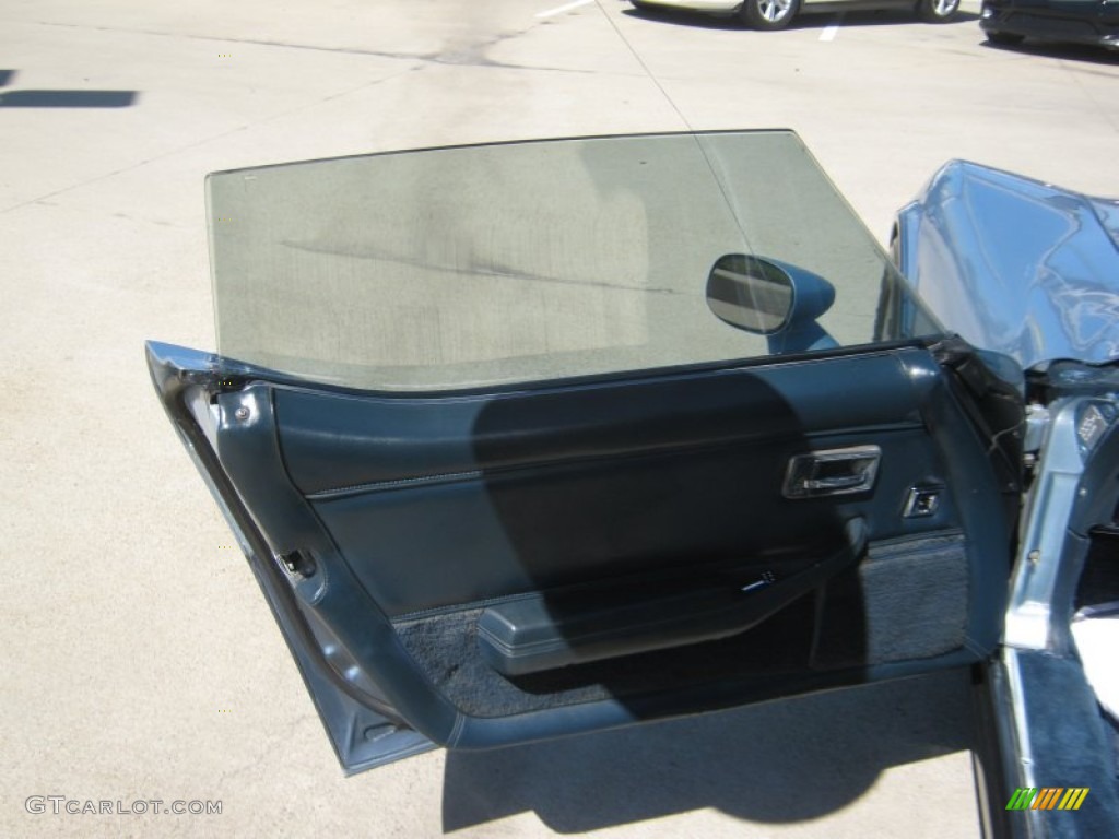 1982 Chevrolet Corvette Coupe Dark Blue Door Panel Photo #54763068