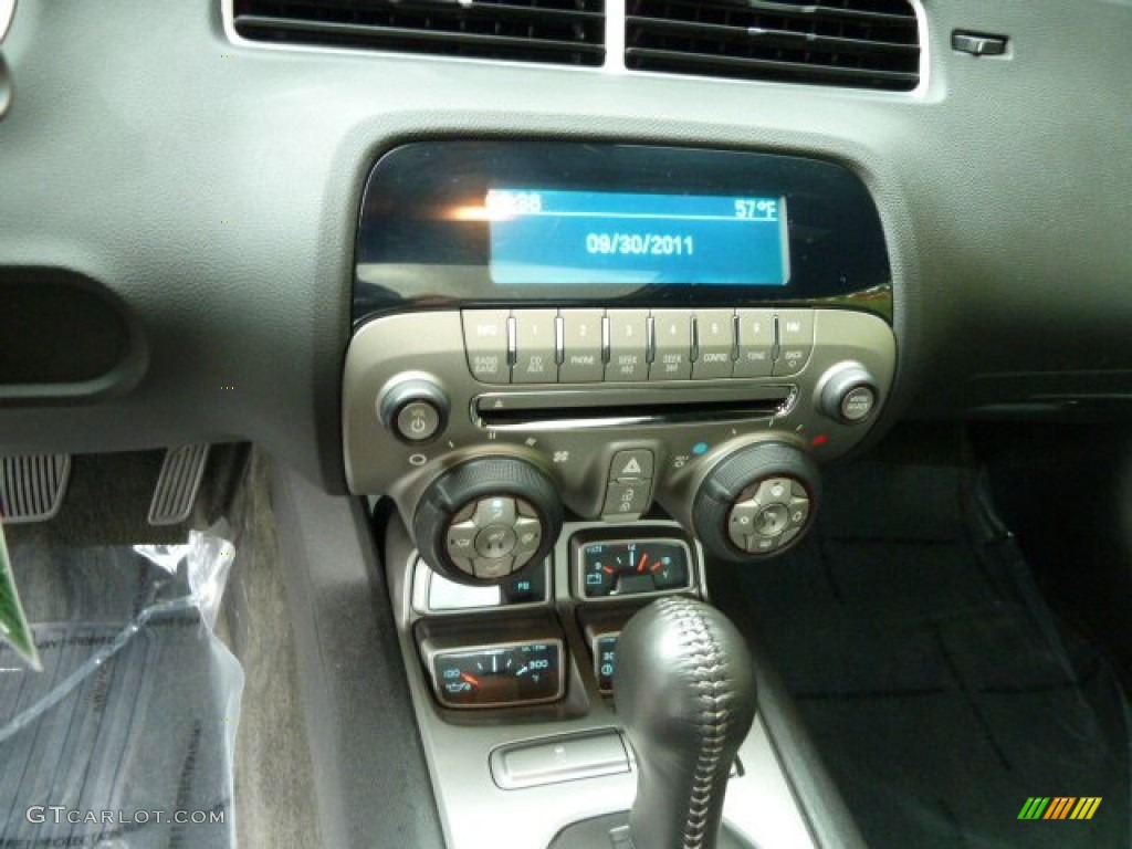2010 Chevrolet Camaro SS Coupe Controls Photo #54764881