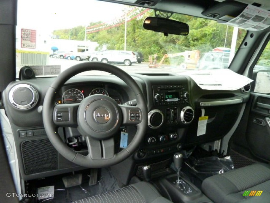 2012 Jeep Wrangler Unlimited Rubicon 4x4 Black Dashboard Photo #54765084