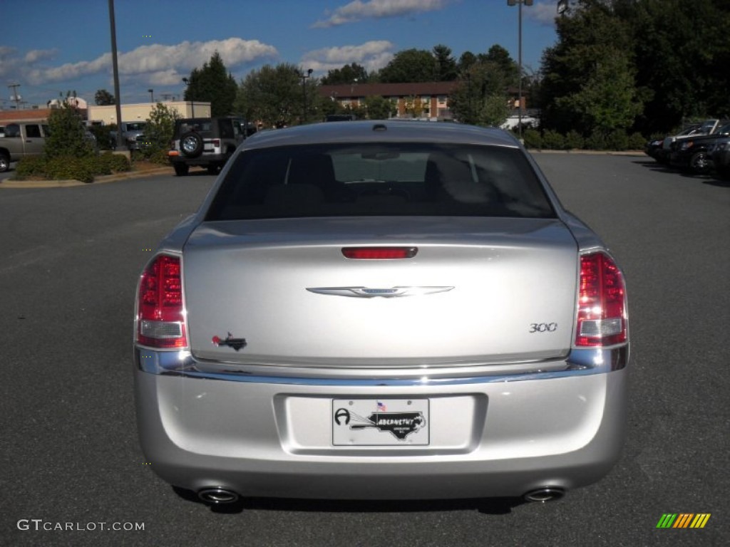 2012 300  - Bright Silver Metallic / Black photo #3