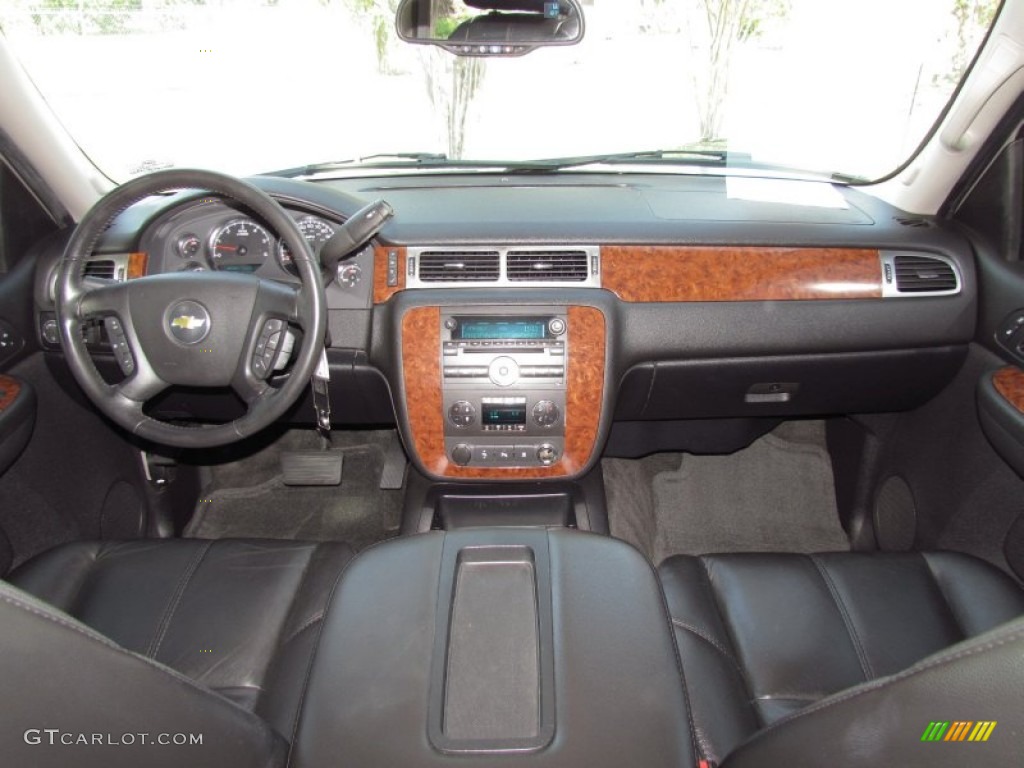 2007 Chevrolet Avalanche LS Ebony Dashboard Photo #54766095