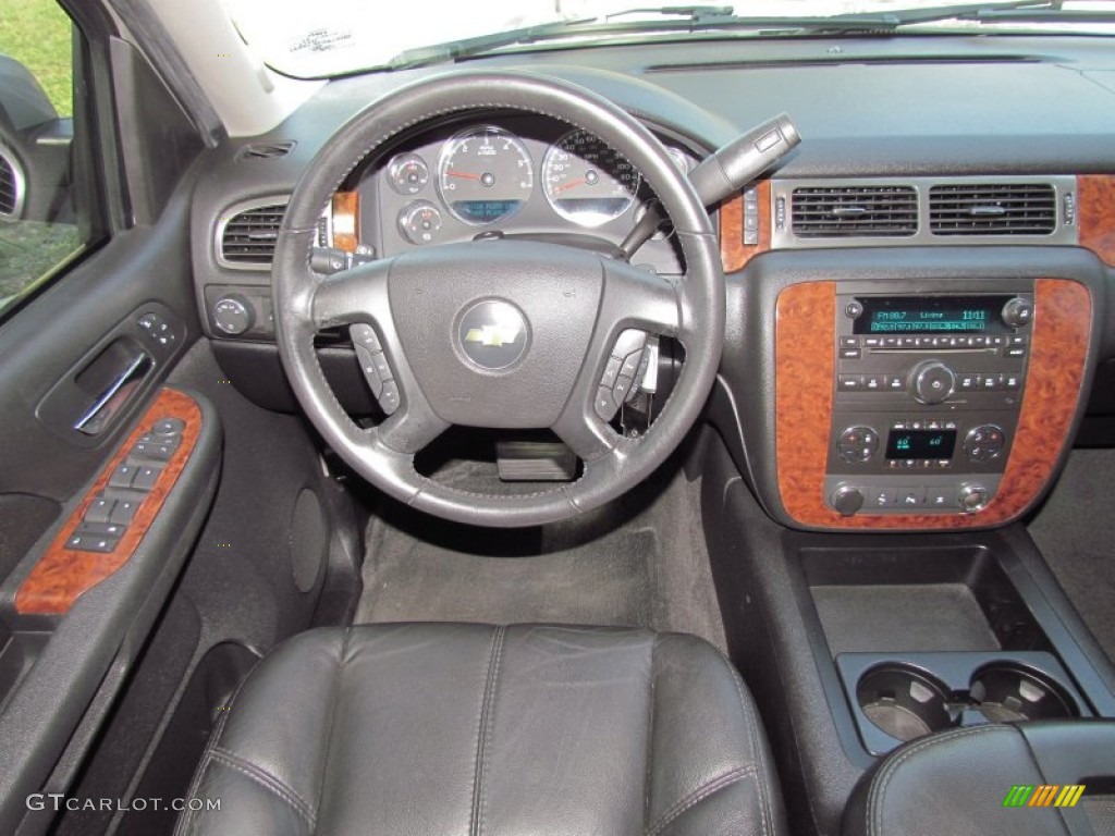 2007 Chevrolet Avalanche LS Ebony Dashboard Photo #54766101