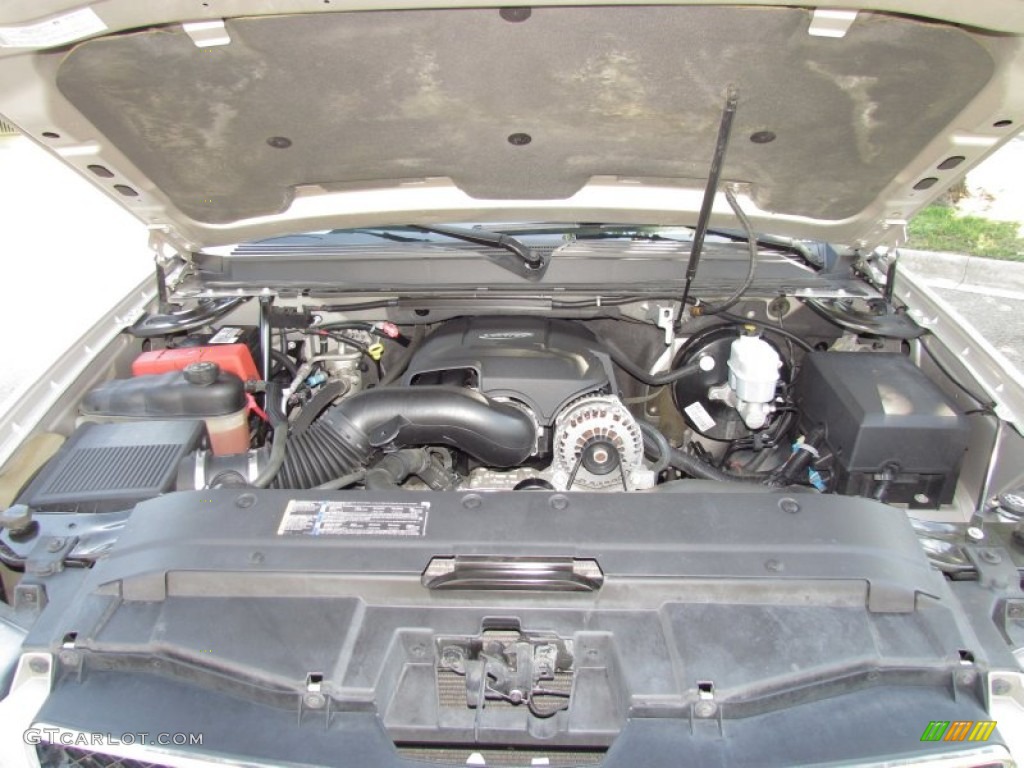 2007 Chevrolet Avalanche LS Engine Photos