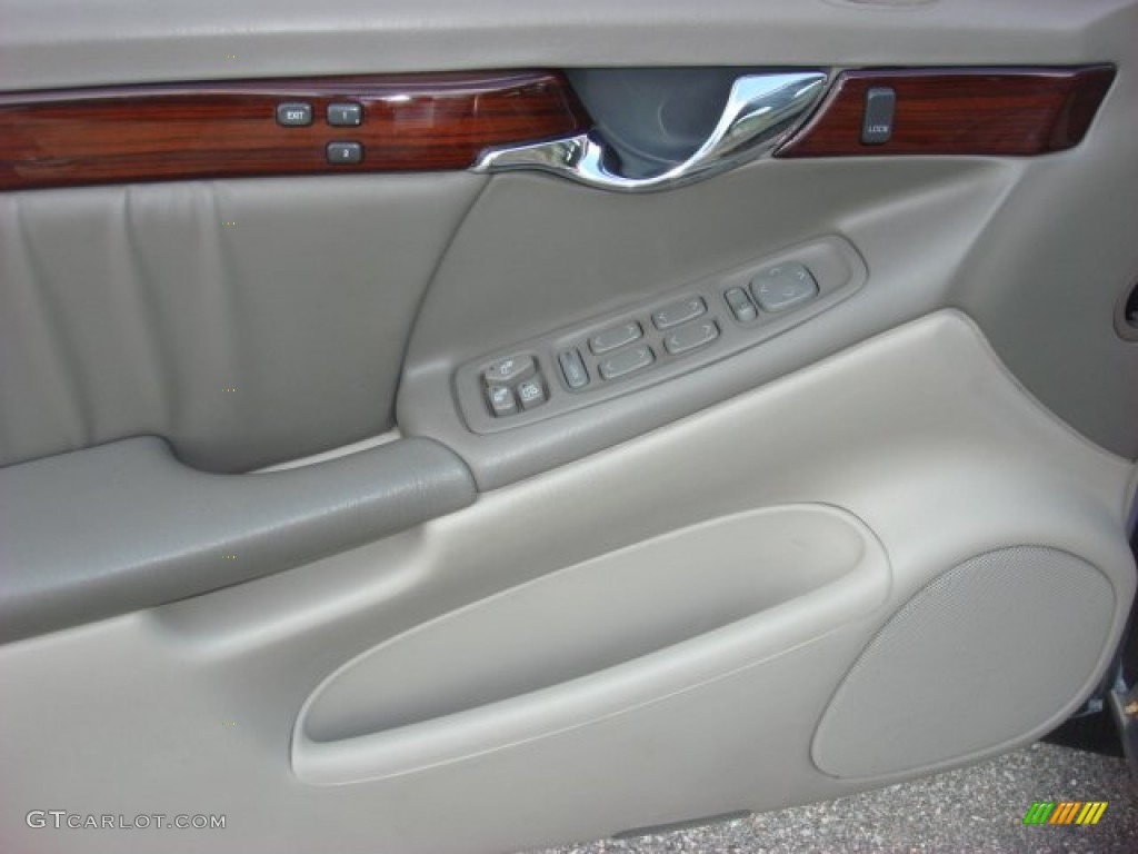2004 Cadillac DeVille DHS Shale Door Panel Photo #54767217