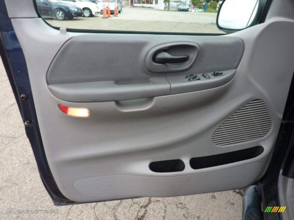 2002 Ford F150 XL Regular Cab 4x4 Medium Graphite Door Panel Photo #54770685