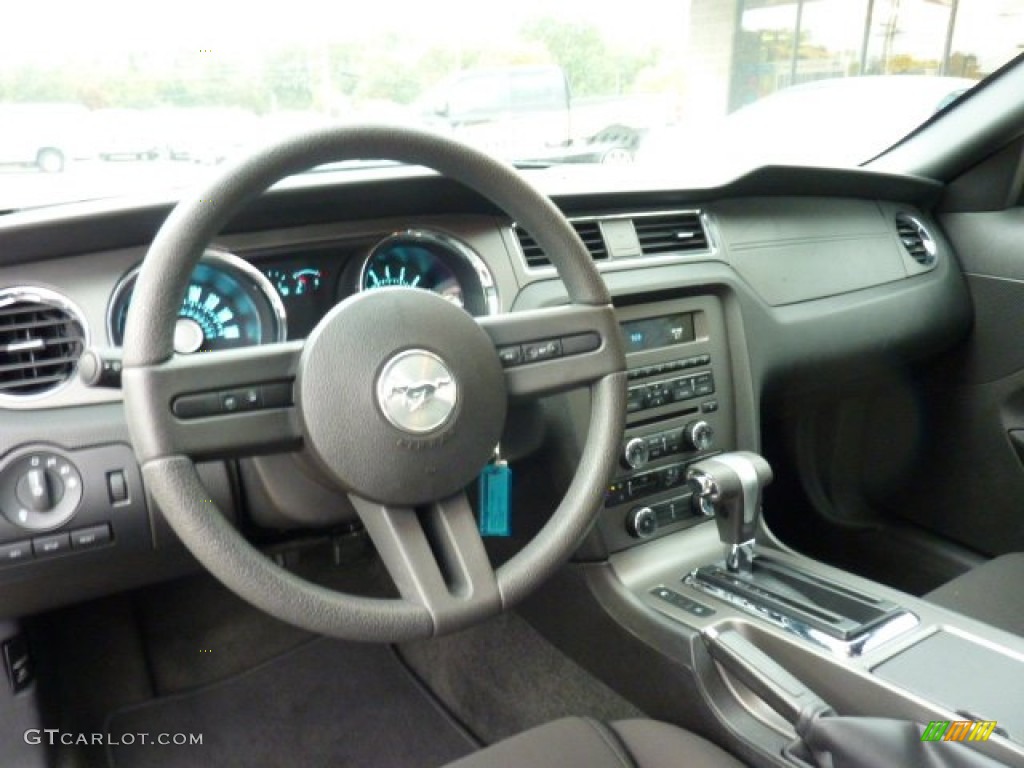 2011 Ford Mustang GT Convertible Dashboard Photos