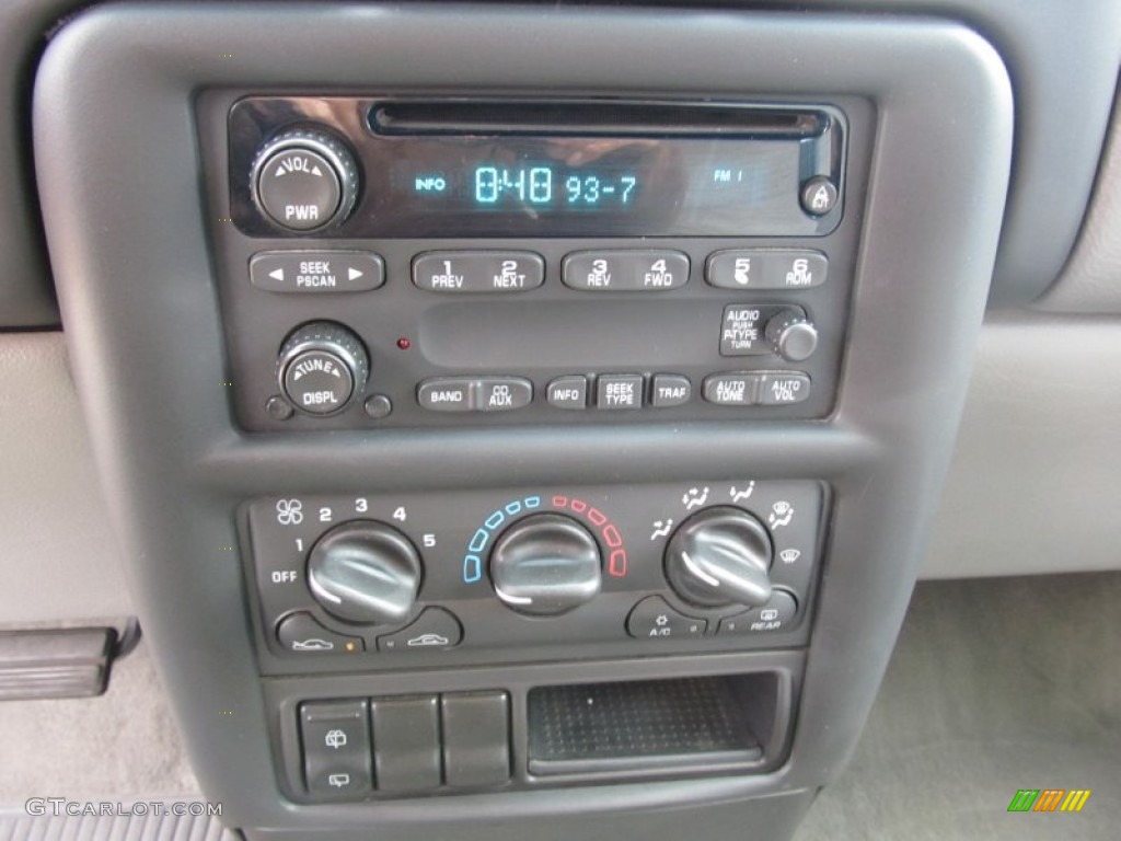 2004 Chevrolet Venture LS Controls Photo #54773195