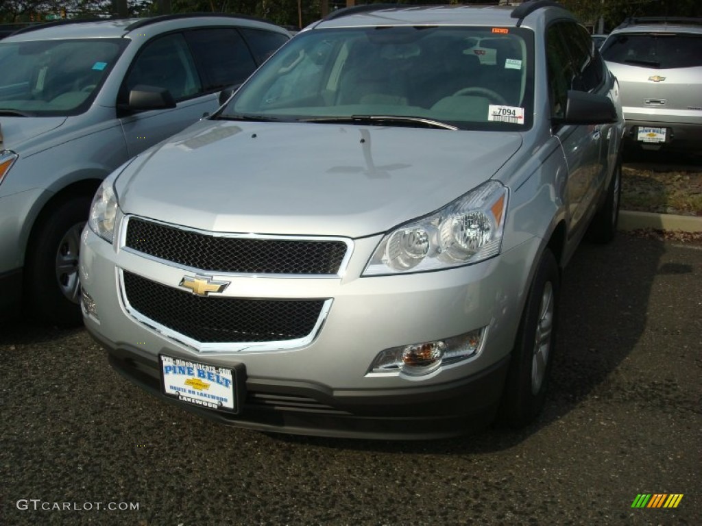 2012 Traverse LS AWD - Silver Ice Metallic / Dark Gray/Light Gray photo #1