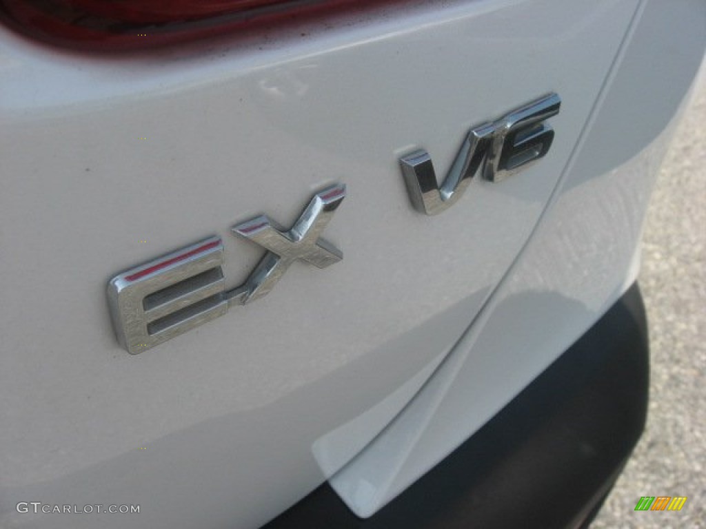 2011 Sorento EX V6 AWD - Snow White Pearl / Beige photo #52