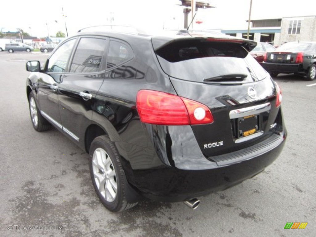 2011 Rogue SL AWD - Wicked Black / Black photo #5