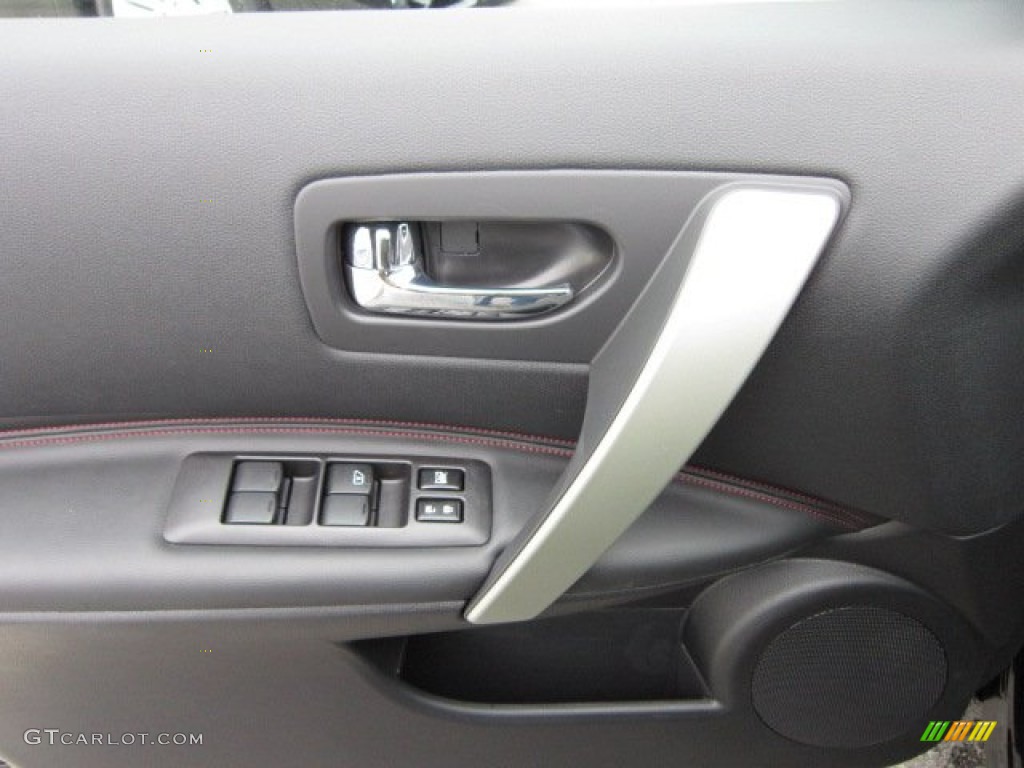 2011 Rogue SL AWD - Wicked Black / Black photo #17