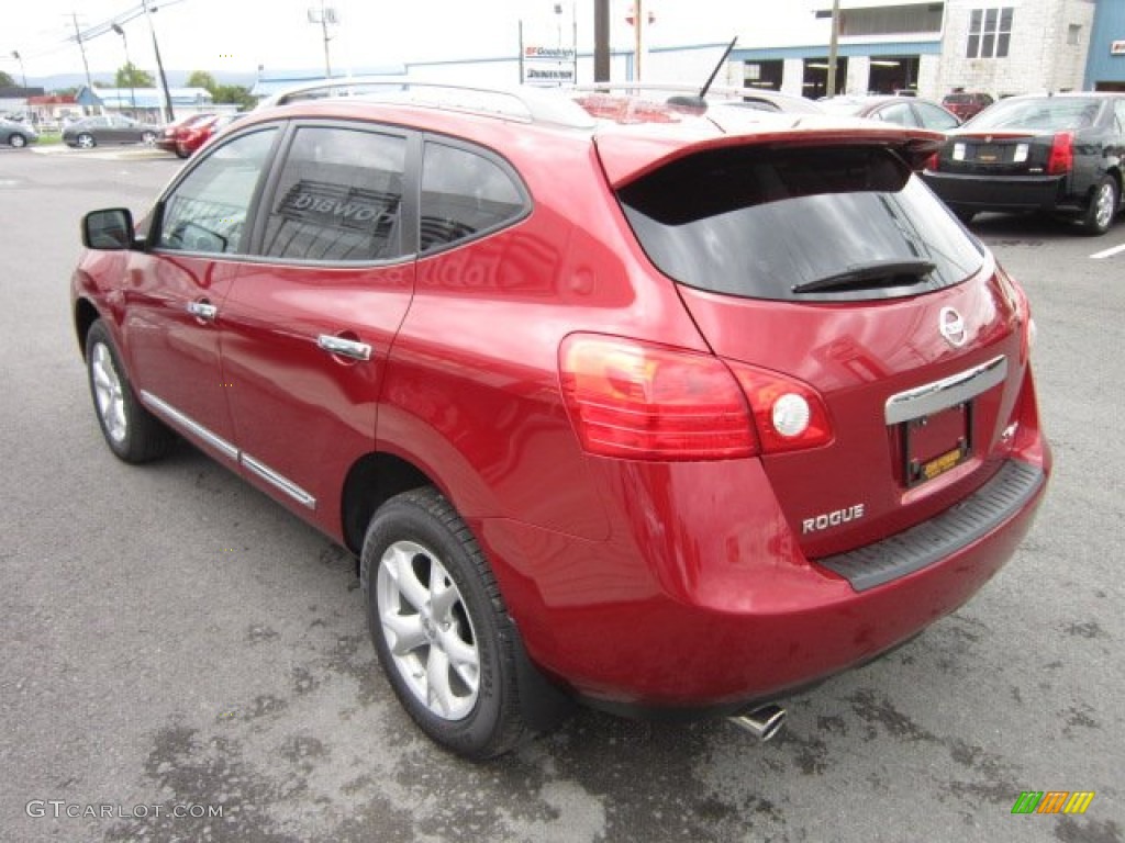 2011 Rogue SV AWD - Cayenne Red / Gray photo #5