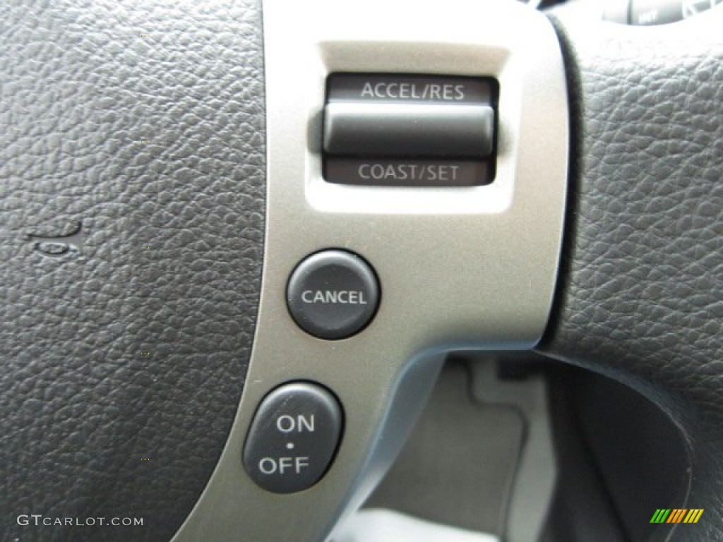 2011 Rogue SV AWD - Cayenne Red / Gray photo #19
