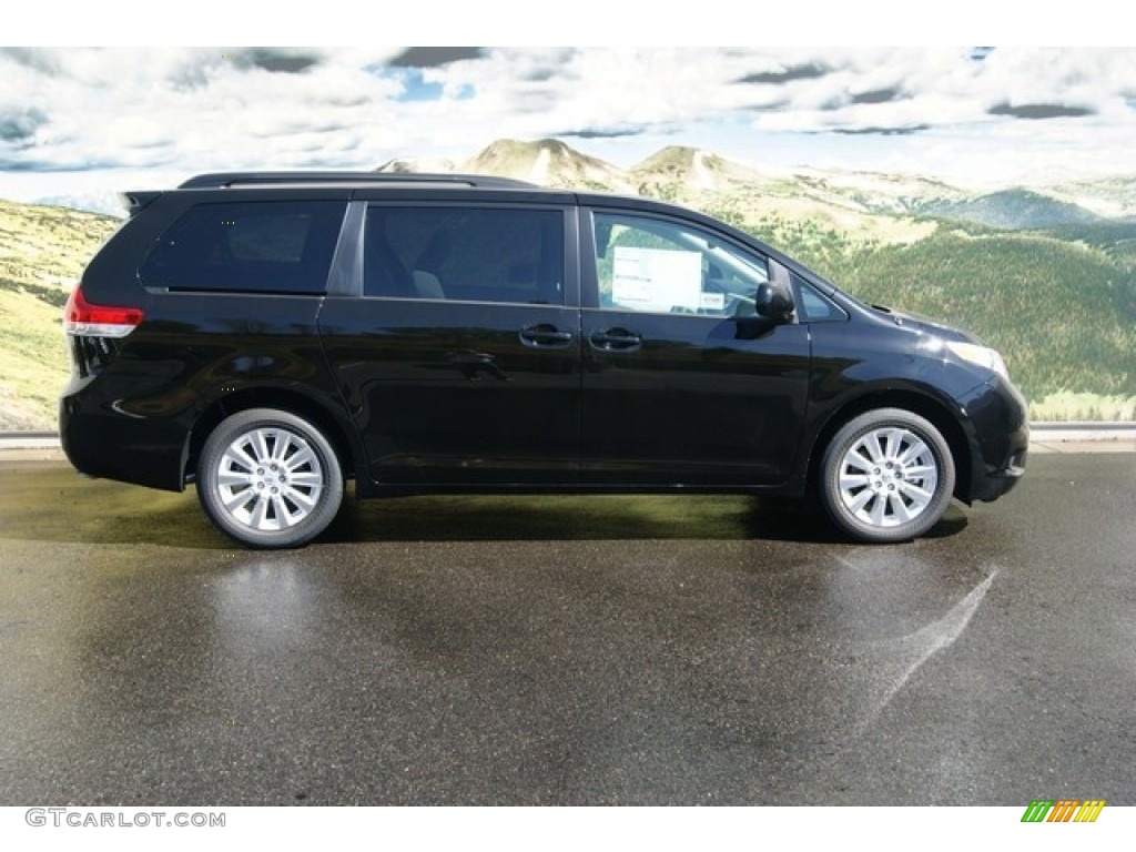 2012 Sienna LE AWD - Black / Light Gray photo #2