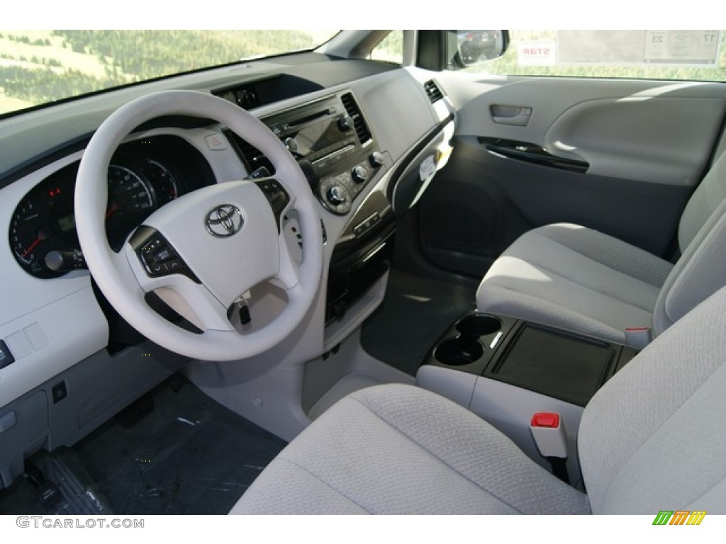 2012 Sienna LE AWD - Black / Light Gray photo #4