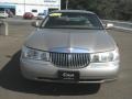 2000 Light Parchment Gold Metallic Lincoln Town Car Executive  photo #3