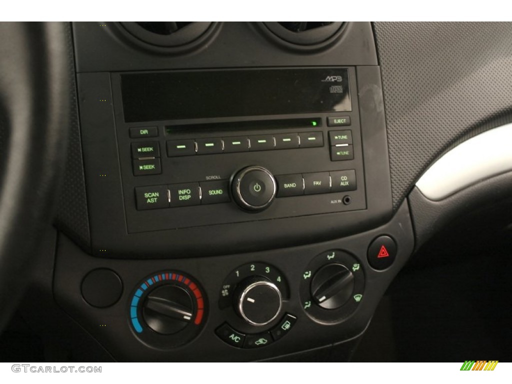 2010 Aveo LT Sedan - Summit White / Charcoal photo #8