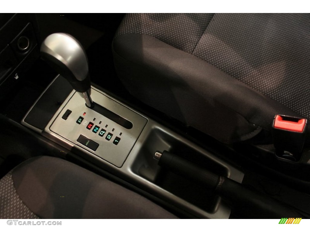 2010 Aveo LT Sedan - Summit White / Charcoal photo #9