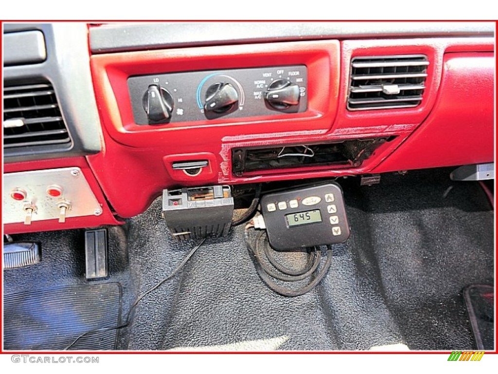 1996 Ford F350 XL Regular Cab Commercial Utility Controls Photos