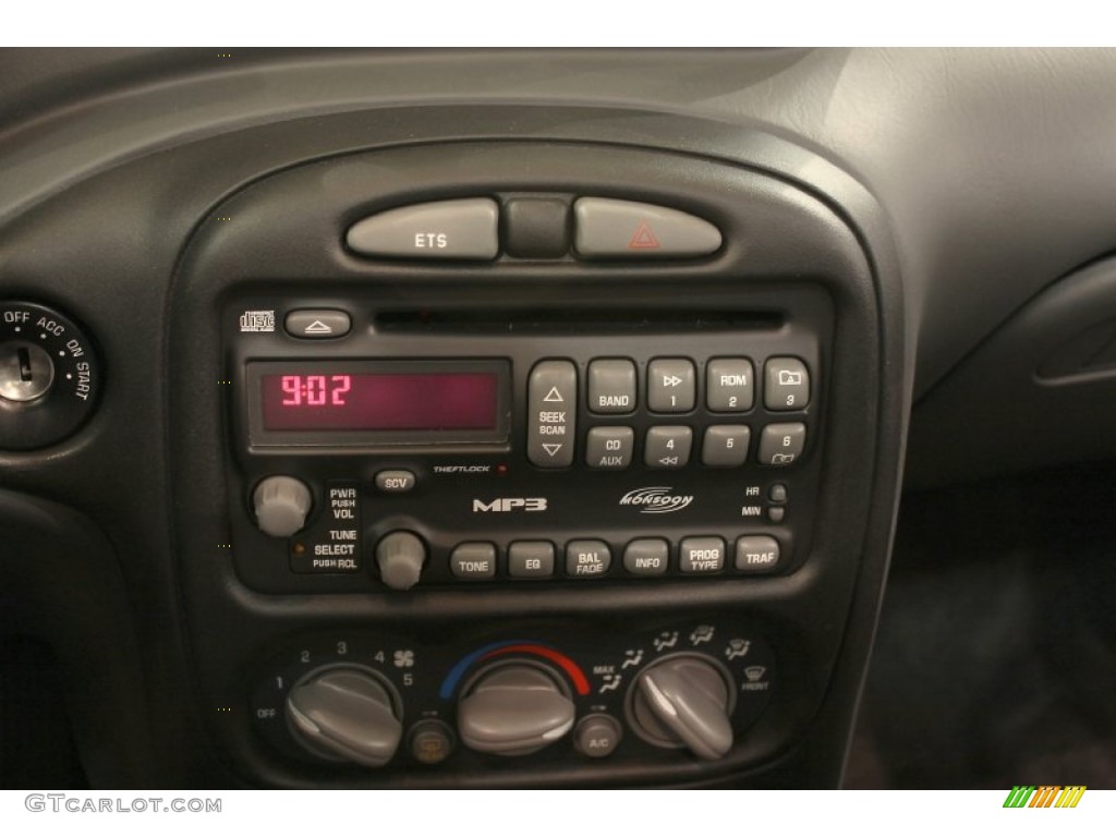 2004 Pontiac Grand Am GT Sedan Controls Photo #54780115