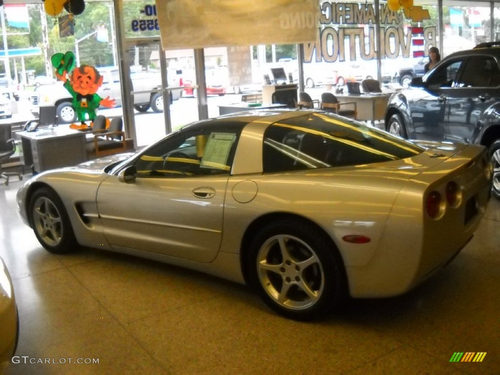 2004 Corvette Coupe - Machine Silver Metallic / Torch Red photo #6