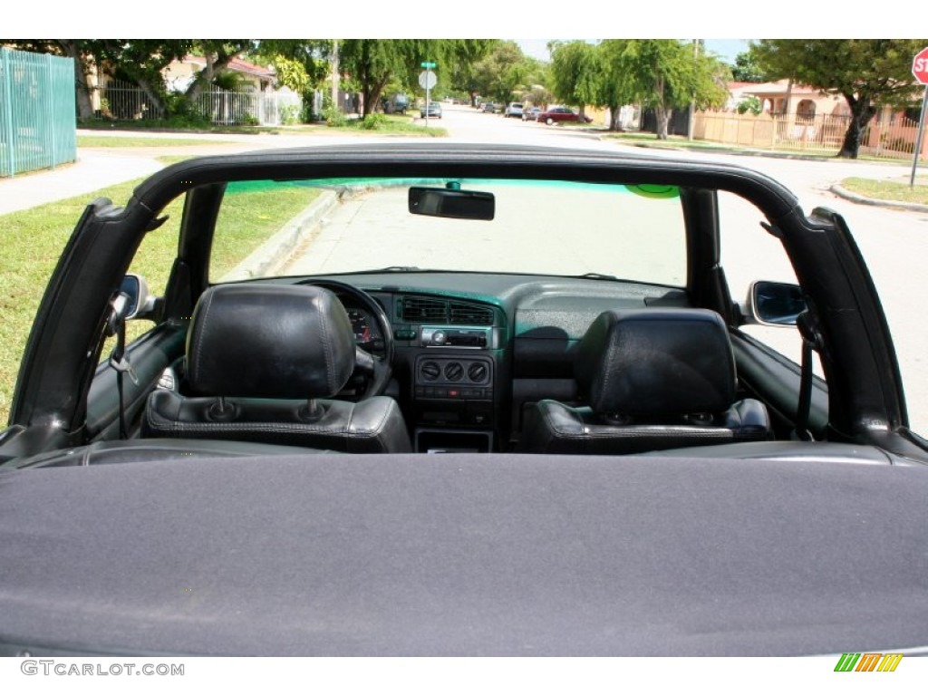 2001 Cabrio GLX - Desert Wind Metallic / Black photo #45