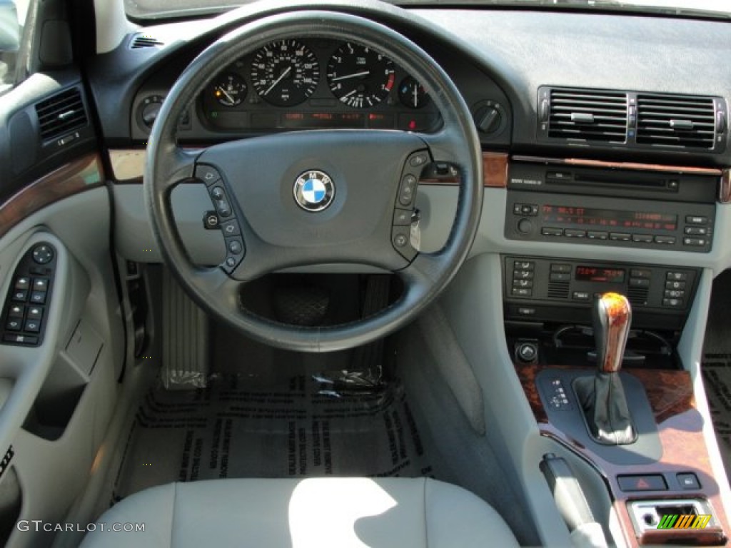 2003 BMW 5 Series 530i Sedan Grey Dashboard Photo #54788334