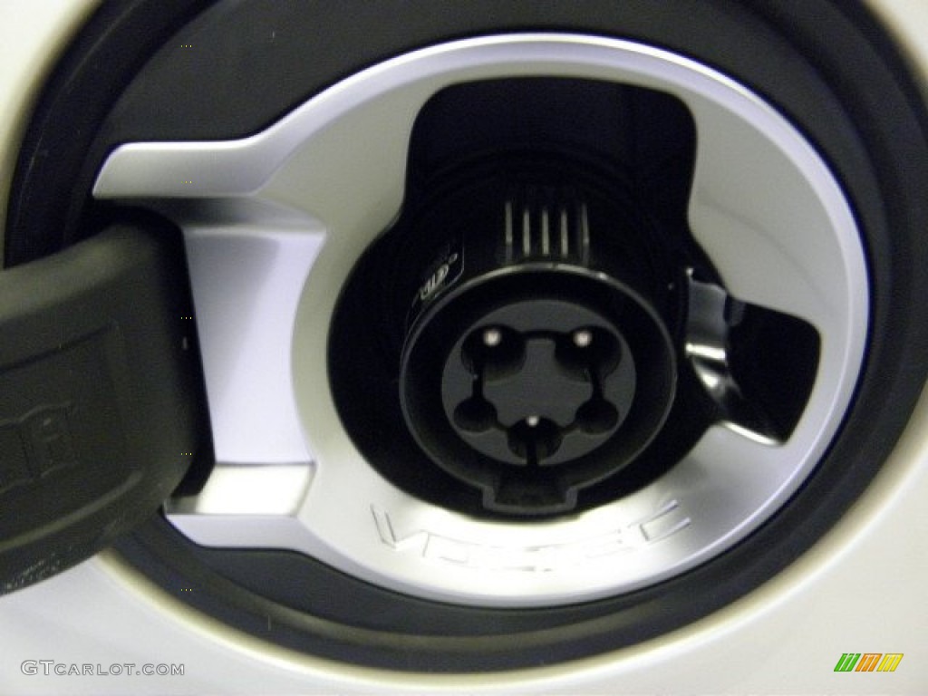 2012 Chevrolet Volt Hatchback Controls Photo #54789213