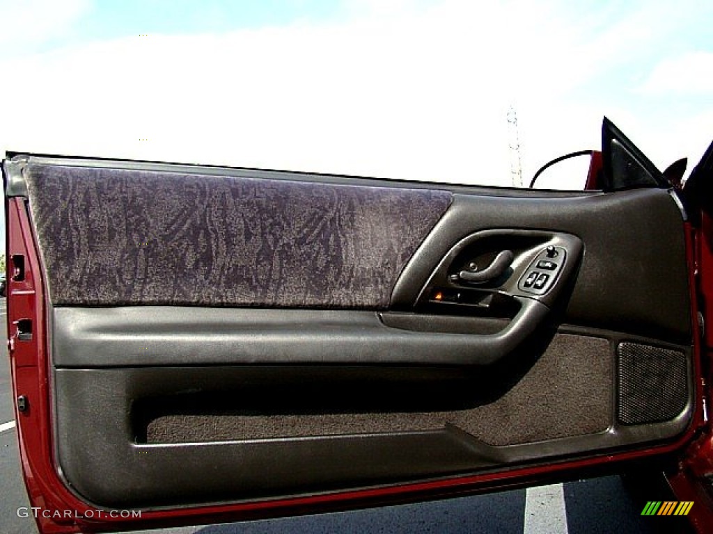 2000 Camaro Coupe - Monterey Maroon Metallic / Ebony photo #19