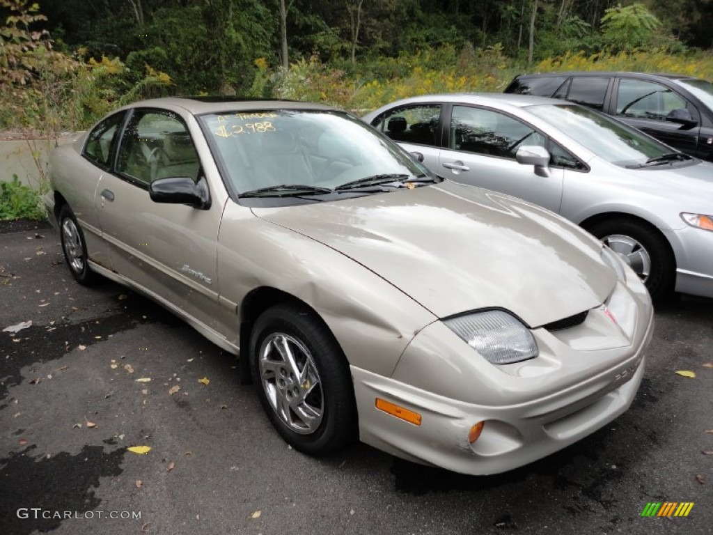 2001 Sunfire SE Coupe - Light Taupe Metallic / Taupe photo #1