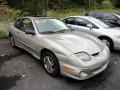 Light Taupe Metallic 2001 Pontiac Sunfire SE Coupe
