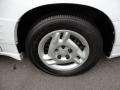 2000 Pontiac Grand Am SE Sedan Wheel and Tire Photo
