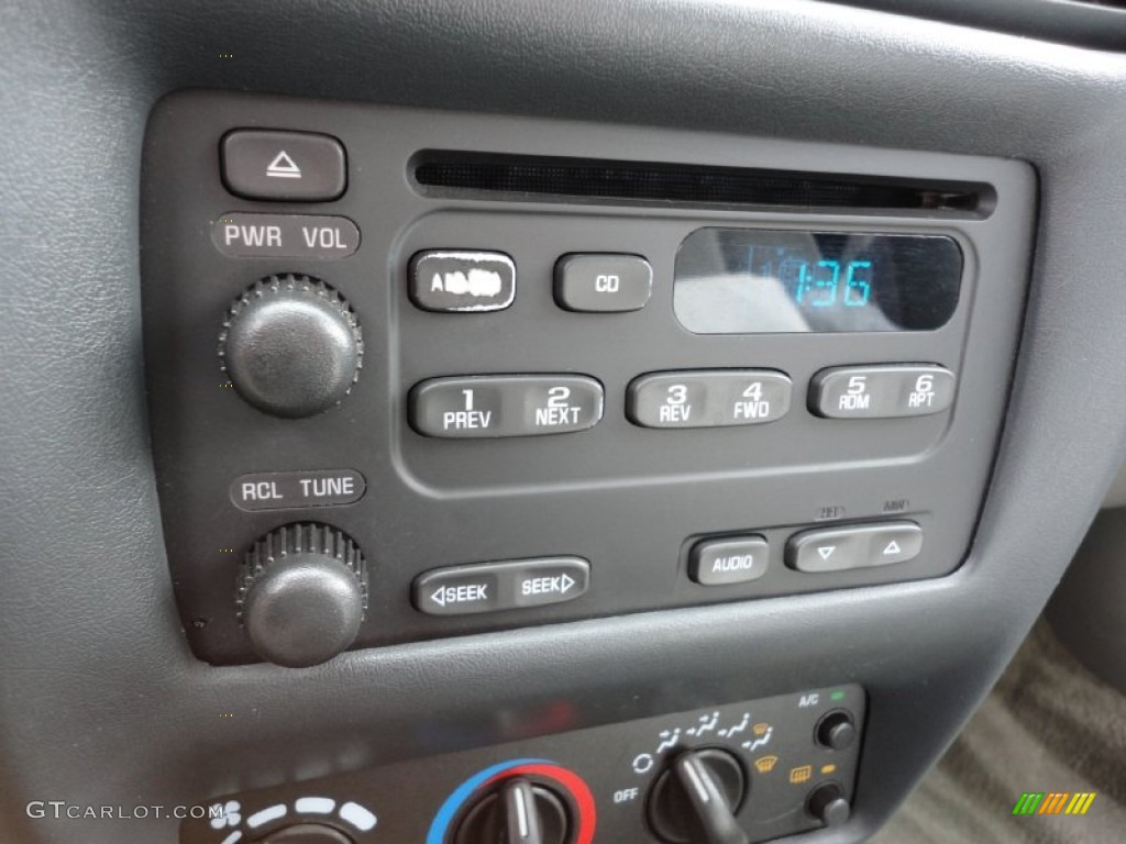 2001 Chevrolet Cavalier LS Sedan Audio System Photos