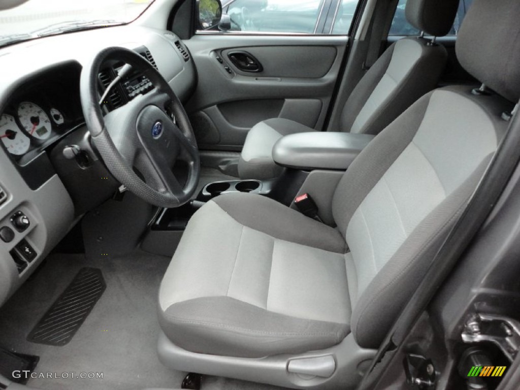 Medium Dark Flint Interior 2003 Ford Escape XLS V6 4WD Photo #54790980