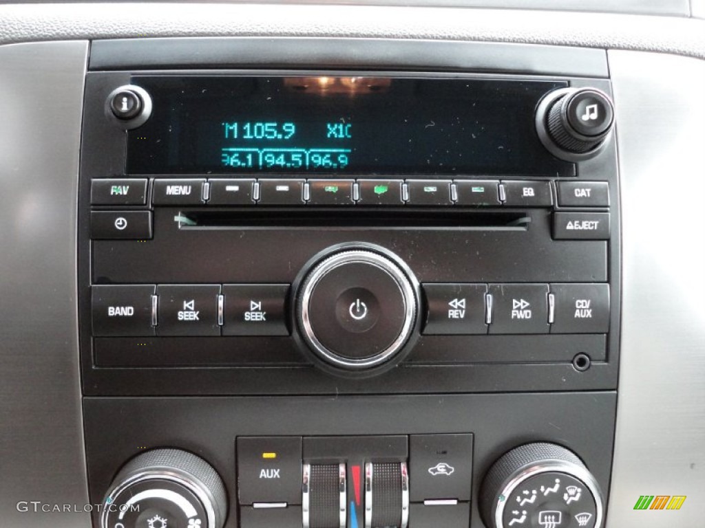 2007 Chevrolet Suburban 1500 LS 4x4 Audio System Photos