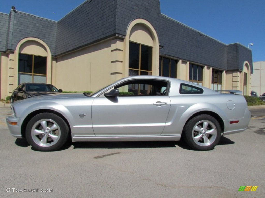 2009 Mustang GT Premium Coupe - Brilliant Silver Metallic / Dark Charcoal photo #1