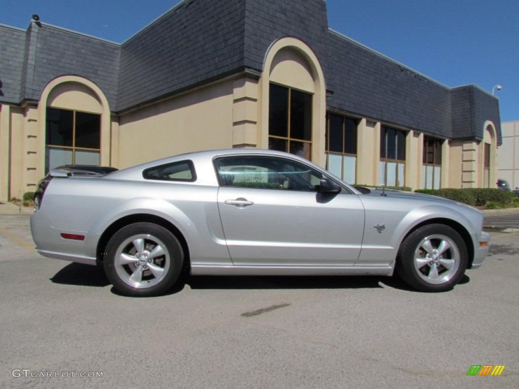 2009 Mustang GT Premium Coupe - Brilliant Silver Metallic / Dark Charcoal photo #4