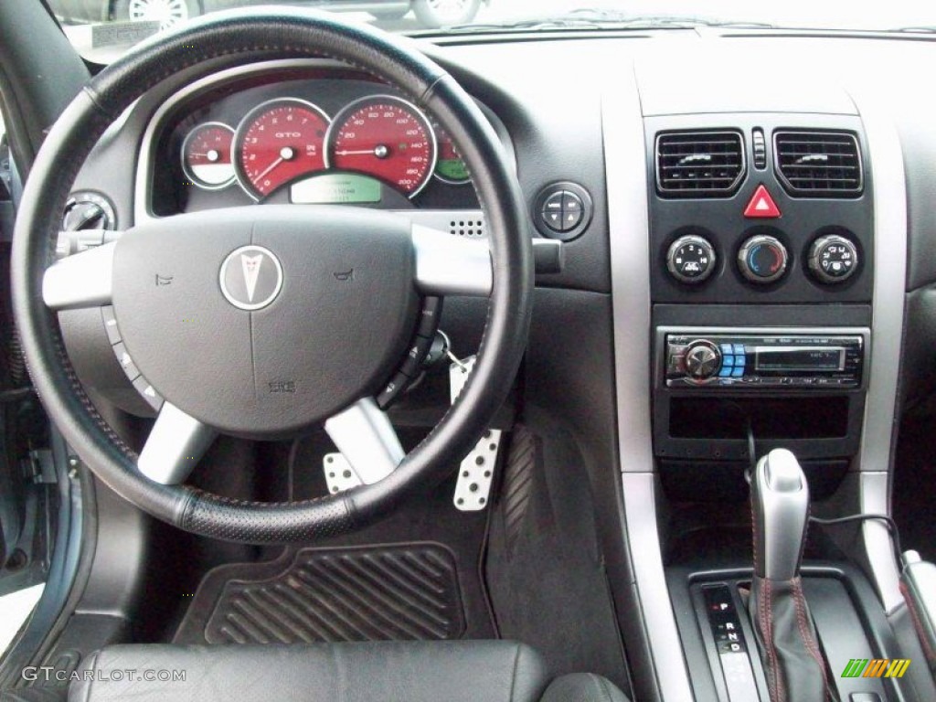 2006 Pontiac GTO Coupe Black Dashboard Photo #54794497