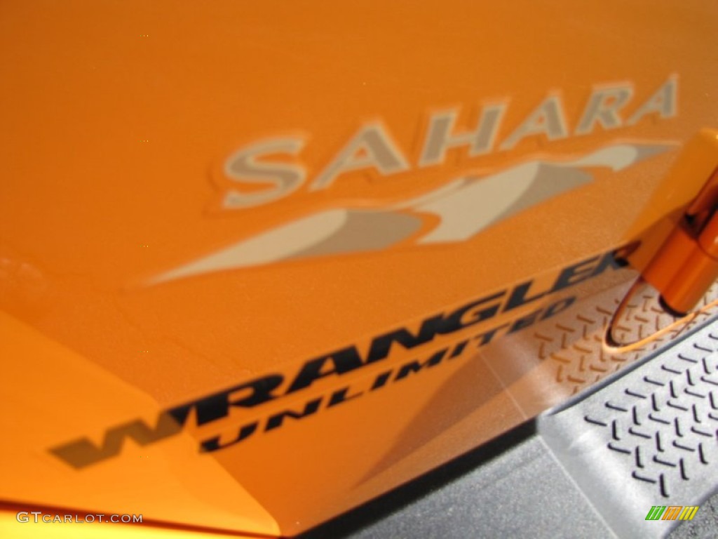 2012 Wrangler Unlimited Sahara 4x4 - Dozer Yellow / Black photo #7