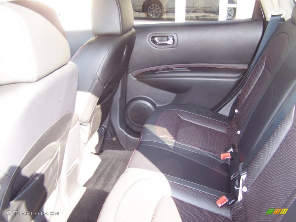 2011 Rogue SL AWD - Pearl White / Gray photo #7