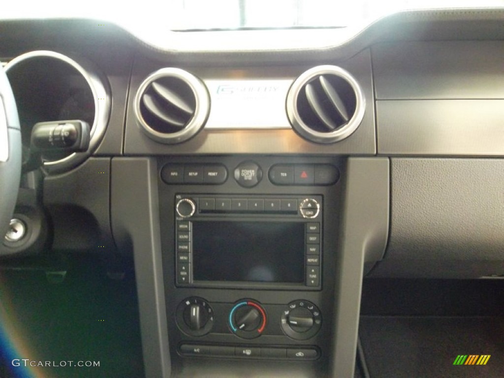 2009 Ford Mustang Shelby GT500KR Coupe Controls Photos