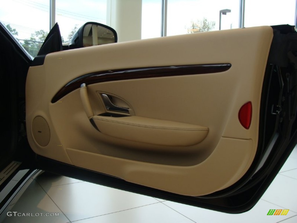 2012 Maserati GranTurismo Convertible GranCabrio Sabbia Door Panel Photo #54801535