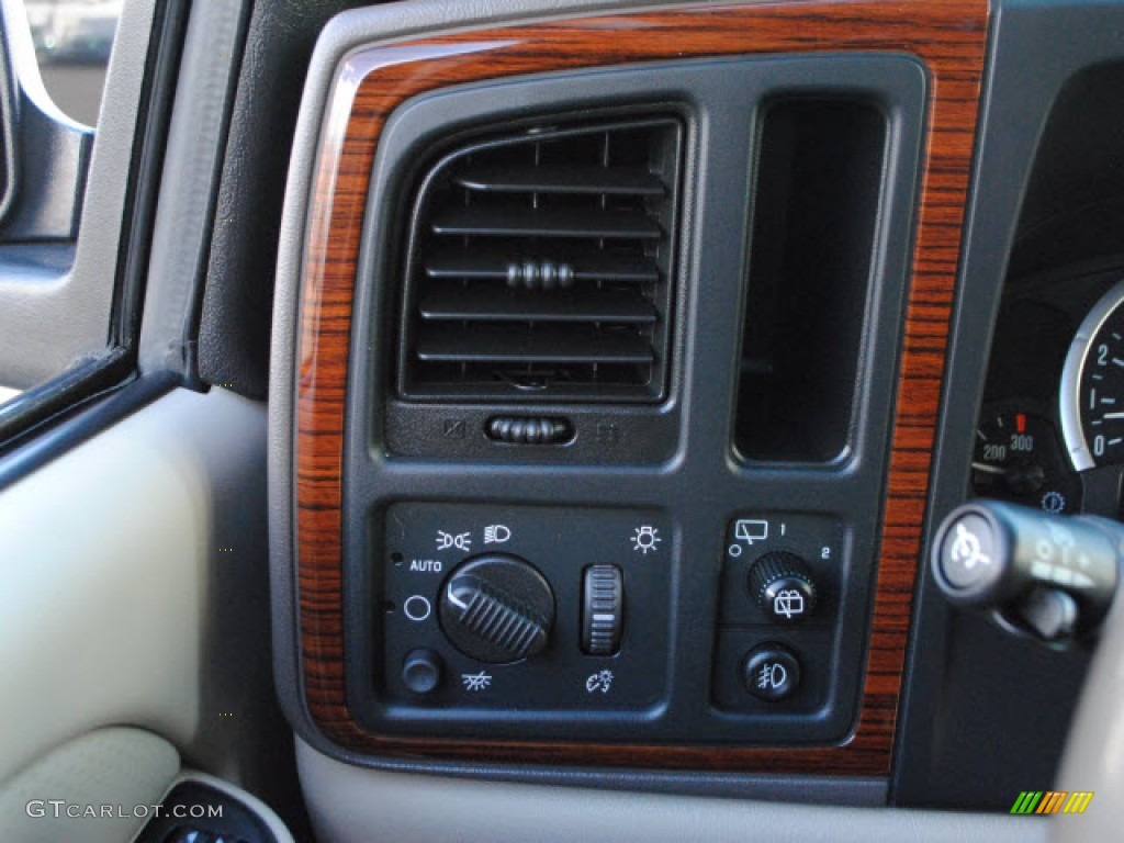 2003 Cadillac Escalade Standard Escalade Model Controls Photo #54801736