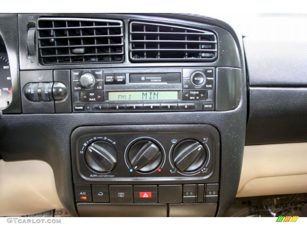 2002 Cabrio GLS - Black / Beige photo #65