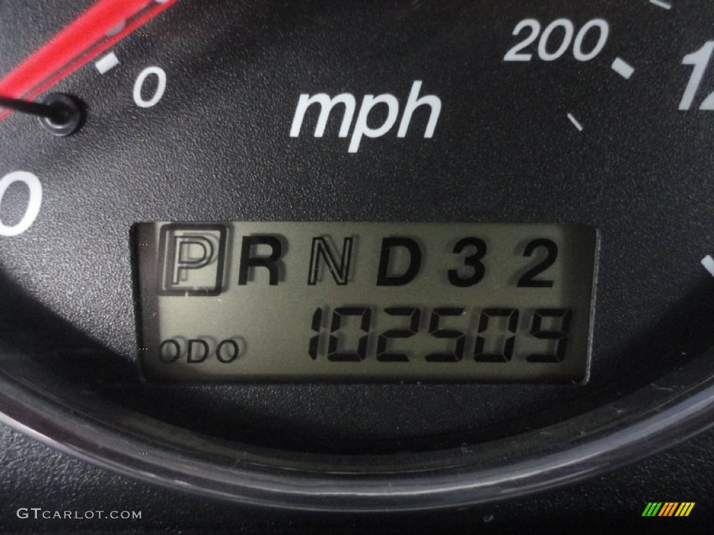 2004 MPV LX - Rally White / Beige photo #19