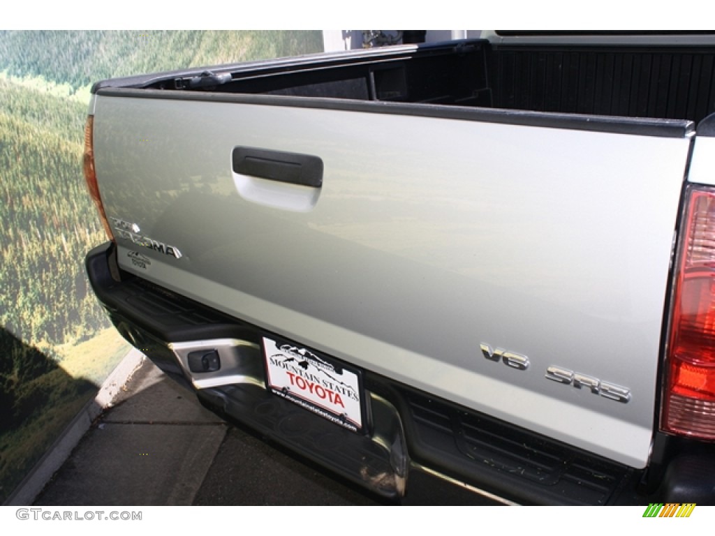 2005 Tacoma V6 Access Cab 4x4 - Silver Streak Mica / Graphite Gray photo #18