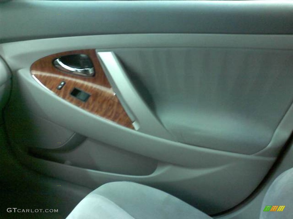 2008 Camry XLE - Super White / Ash photo #11